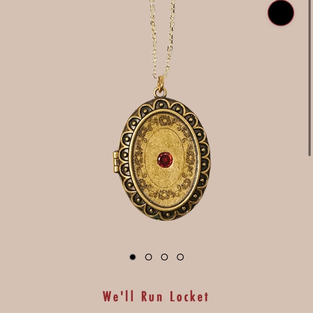 BNIB Taylor Swift “We’ll Run” Locket